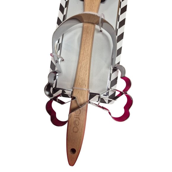 Wicked Circa Silicone & Wood Skull Spatula With Stainless Steel Cookie Cutter Fo - Picture 3 of 4